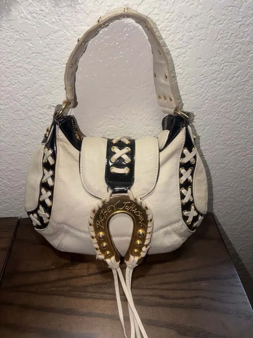 Betsey Johnson Y2K Rare White Horseshoe Bag